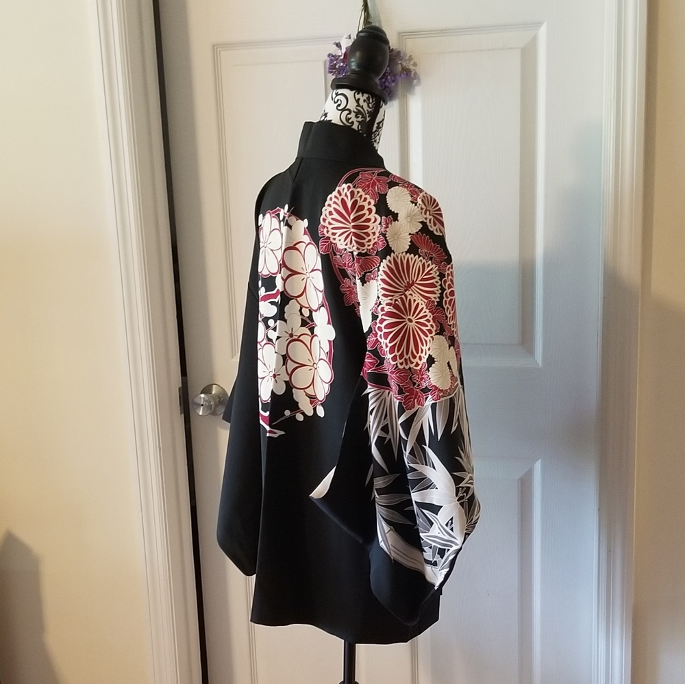 Vintage Japanese Short Silk Kimono (Haori)